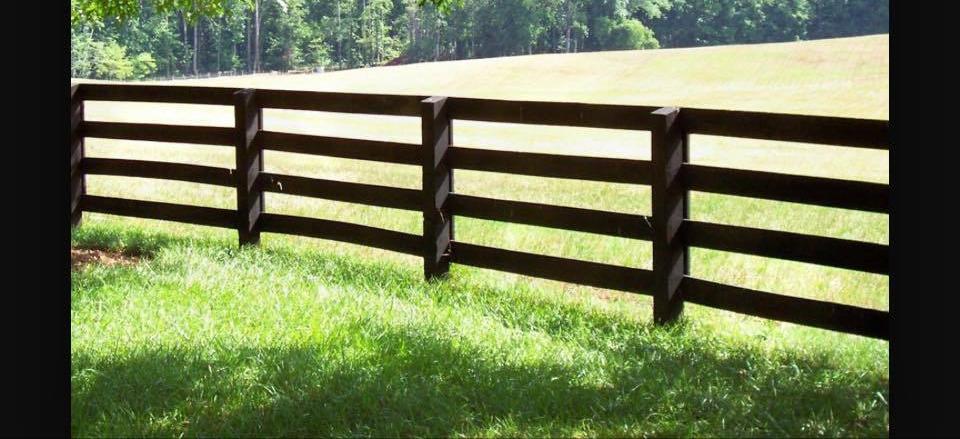 We can build farm fencing that encloses even the largest properties! 